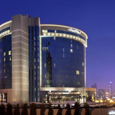 Moevenpick Hotel Al Khobar Exterior foto The hotel at night