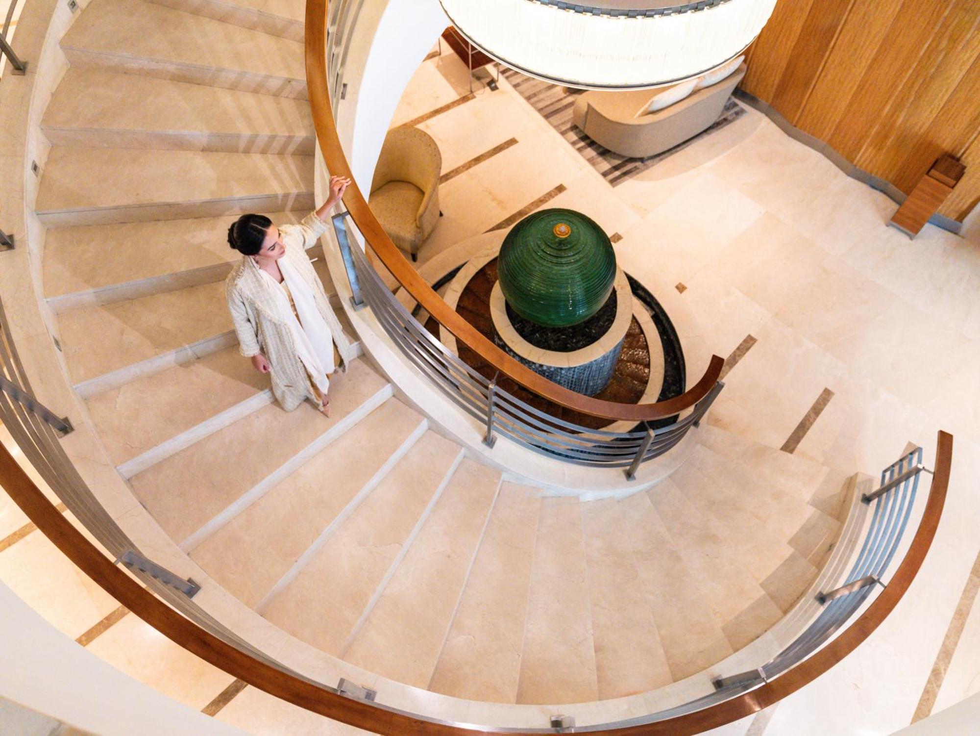 Moevenpick Hotel Al Khobar Exterior foto The spiral staircase