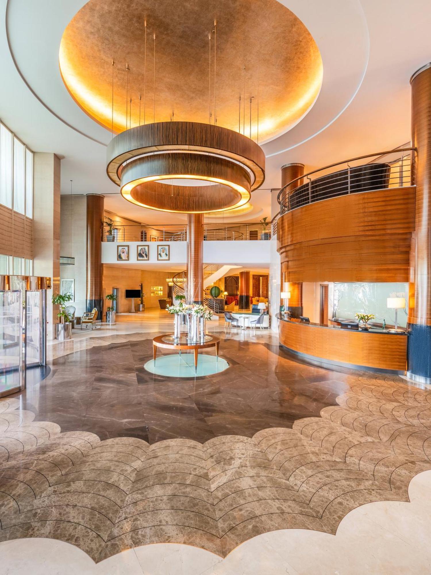 Moevenpick Hotel Al Khobar Exterior foto Lobby