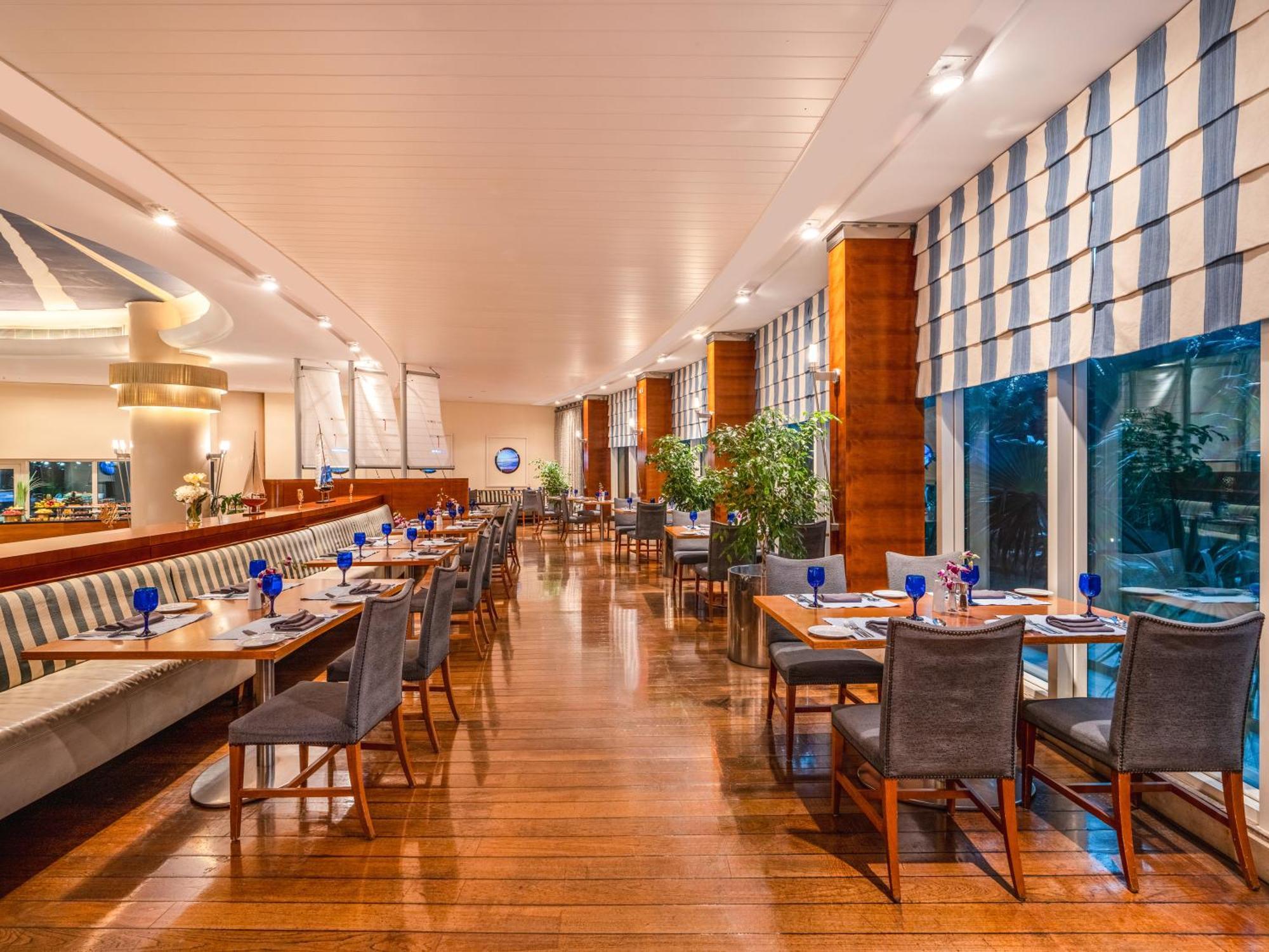 Moevenpick Hotel Al Khobar Exterior foto The restaurant