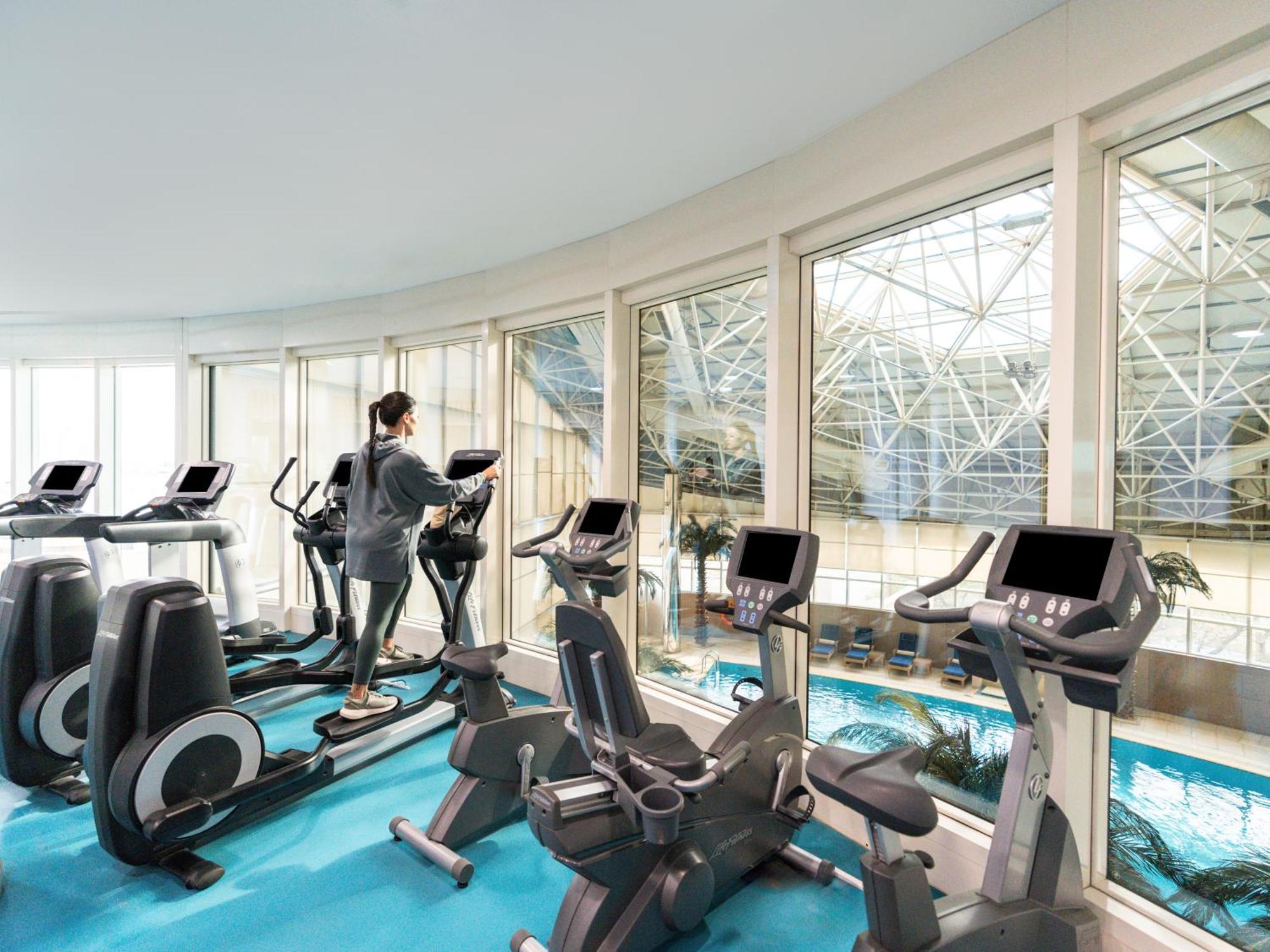 Moevenpick Hotel Al Khobar Exterior foto The gym at the hotel