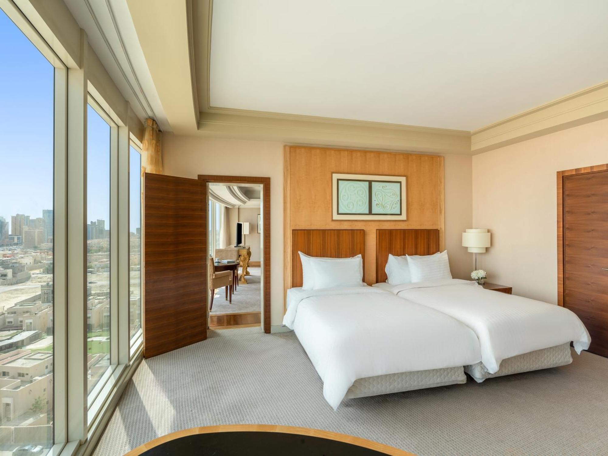 Moevenpick Hotel Al Khobar Exterior foto A bedroom at the hotel